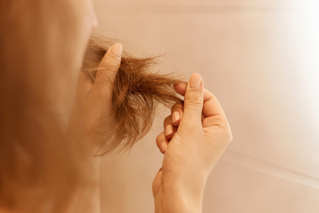 Queda de cabelo excessiva: principais causas e tratamentos